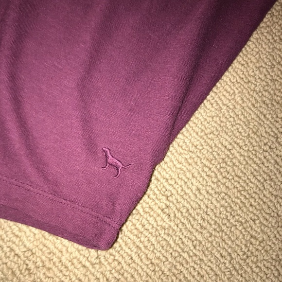 maroon tee shirt - Picture 2 of 2